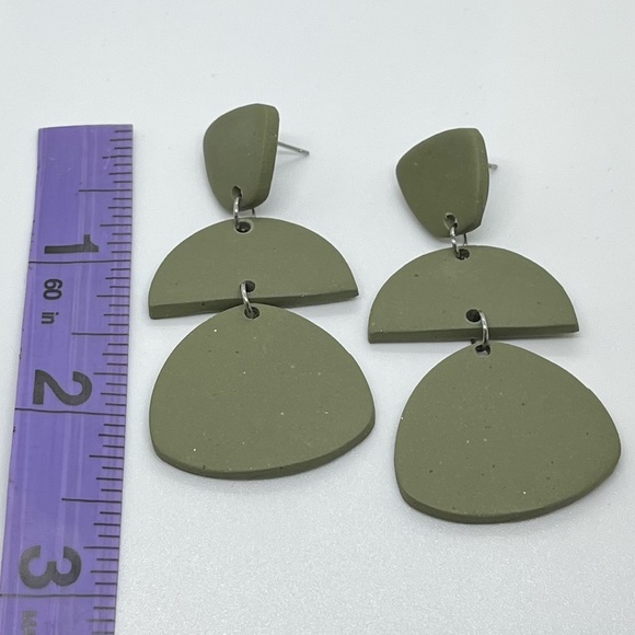 New Fun Green Earrings - Picture 5 of 6